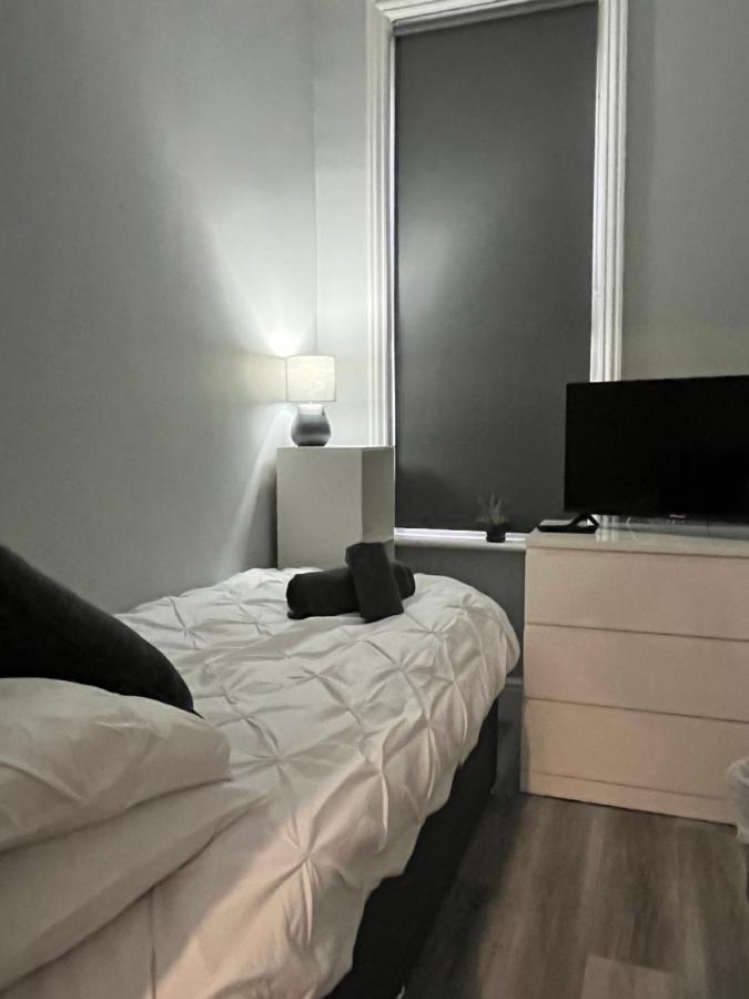 Entire Spacious 4 Bedroom Apartment In Bournemouth Exterior foto