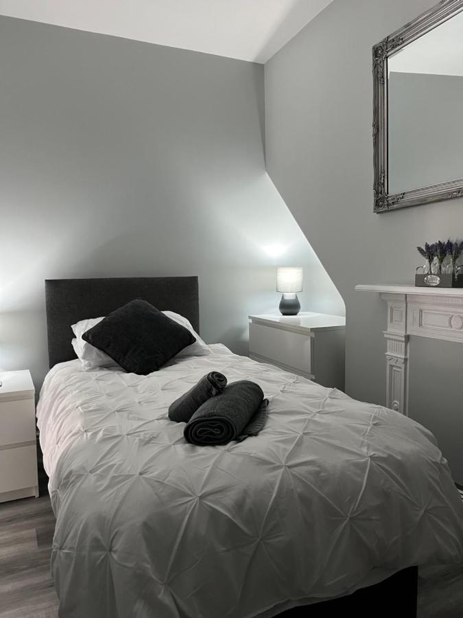 Entire Spacious 4 Bedroom Apartment In Bournemouth Exterior foto